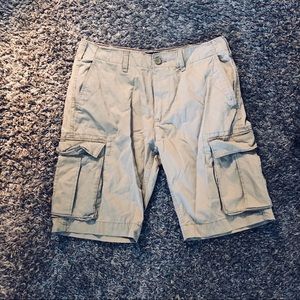 Men’s Gap Khaki Cargo Shorts